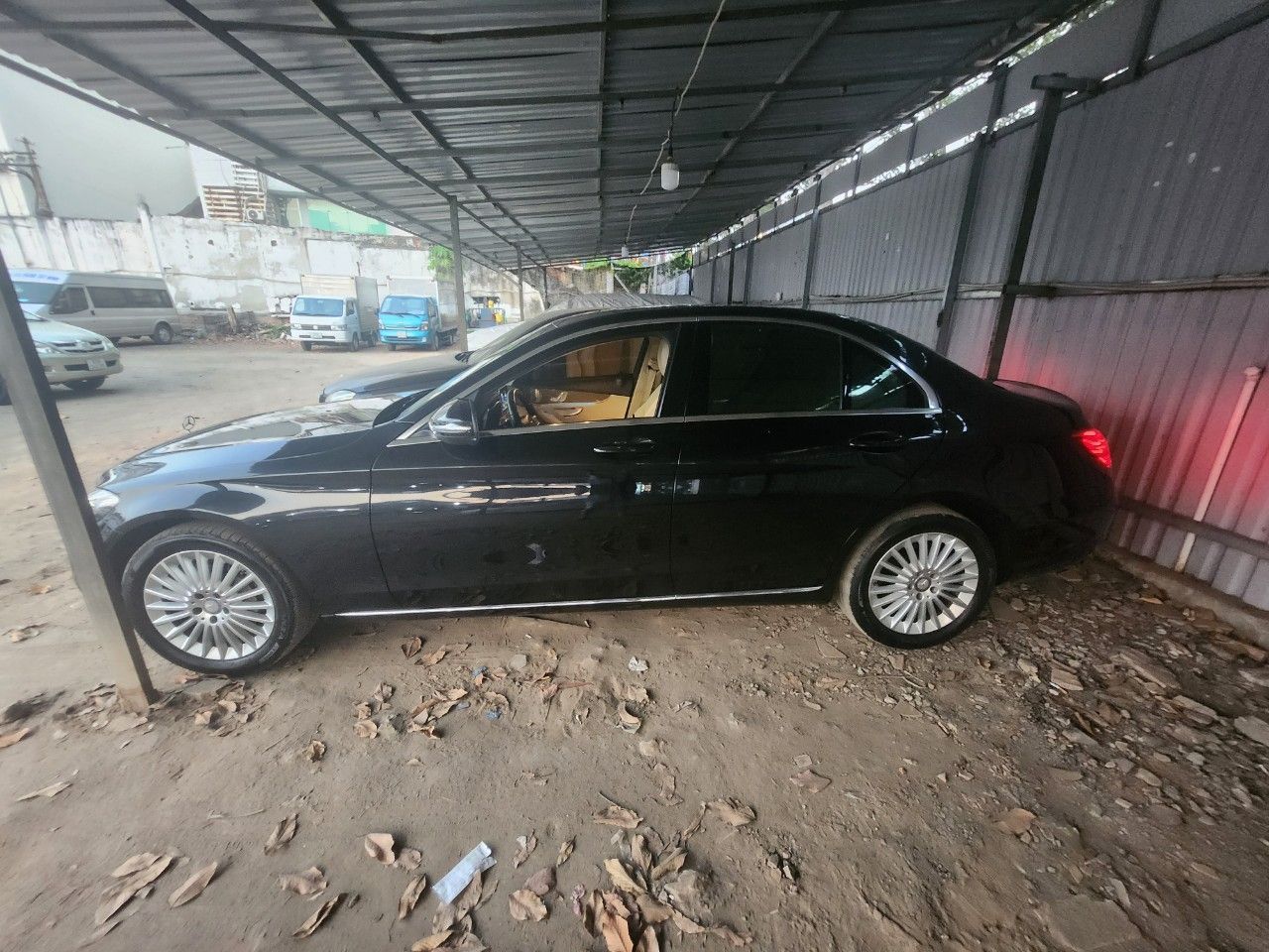 Bán Xe Mercedes đăng ký lần đầu 10/2016 đen nội thất kem  nhập chính hãng
