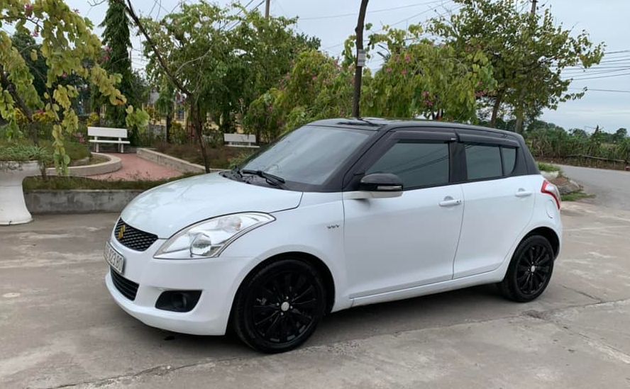 Em bán xe suzuki swift đời 2017 chính chủ nữ đi