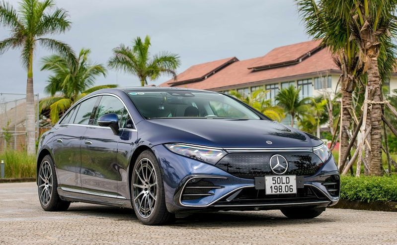 Mercedes-Benz EQS 450+ di chuyển 850km sau 1 lần sạc, thử nghiệm tại Việt Nam