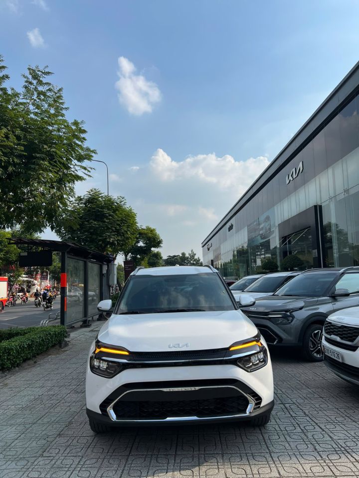 KIA CARENS LUXURY 2025 – MPV hiện đại cho gia đình Việt