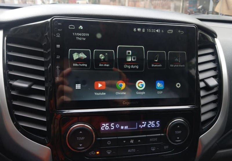 Giao diện rất đẹp Màn hình DVD Cogamichi C900-3