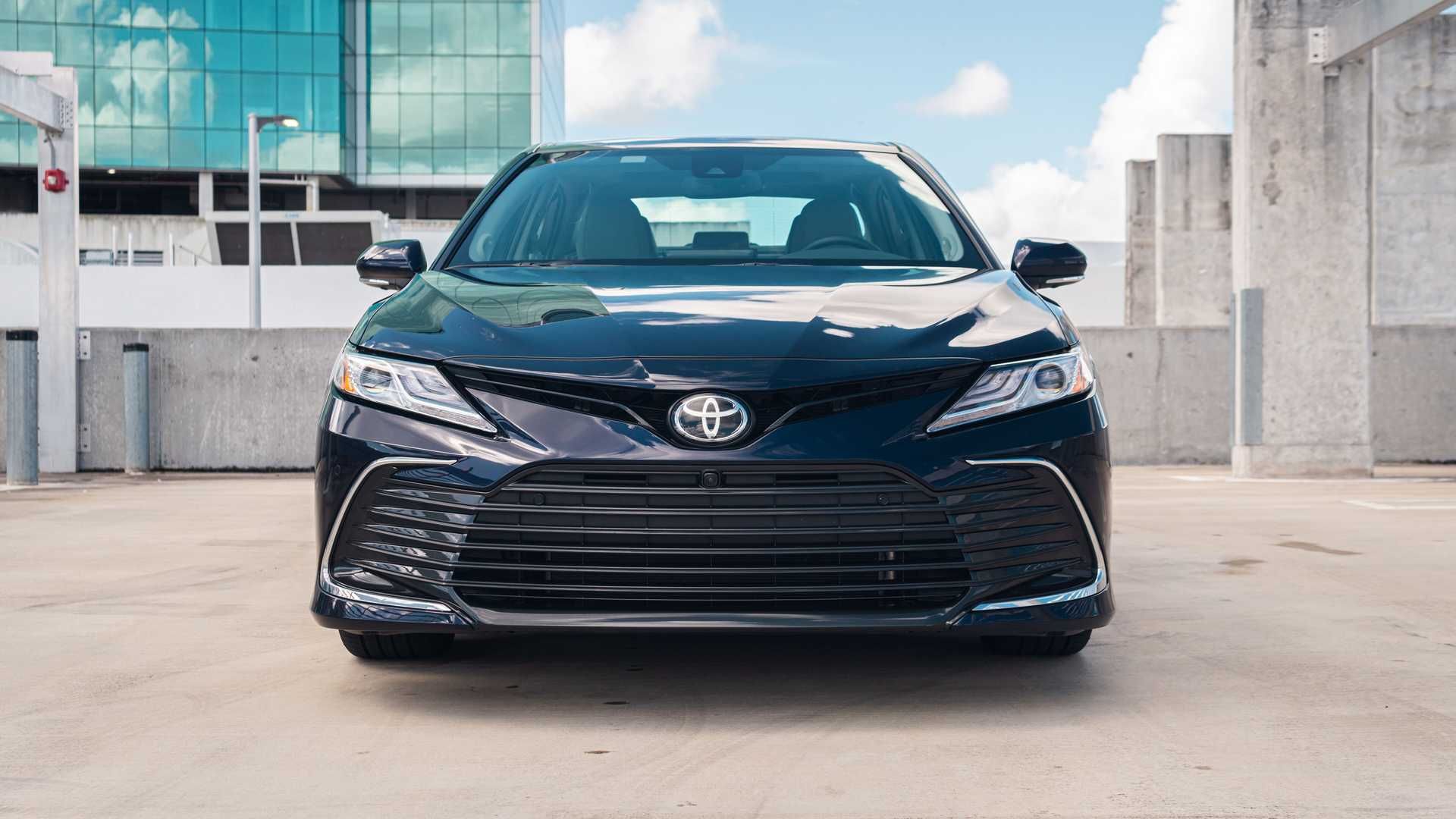 Thông số Toyota Camry XLE 2021