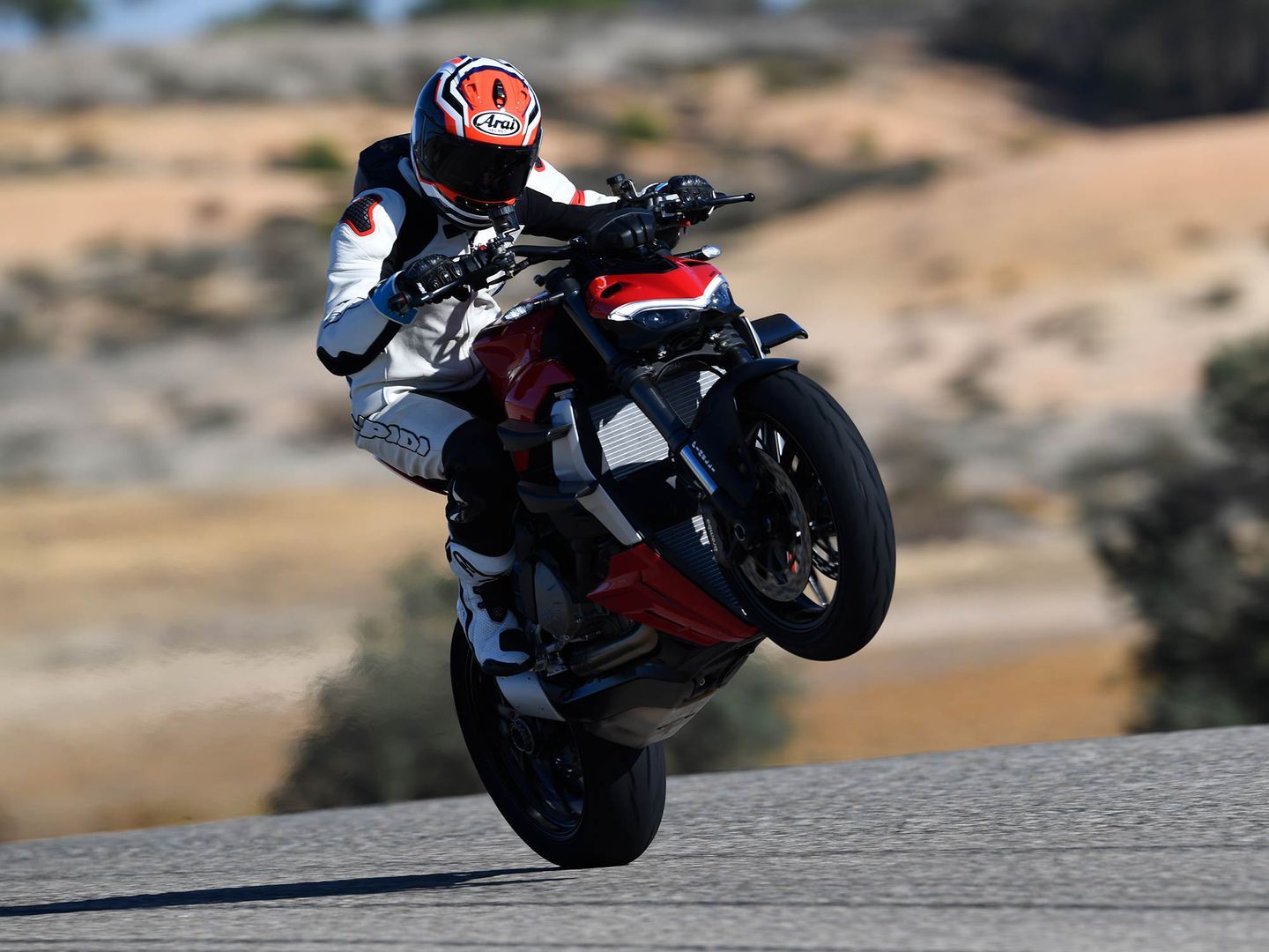 Giá xe Ducati Streetfighter V2 2022