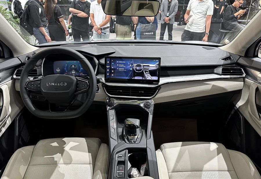 Nội thất Lynk & Co 06