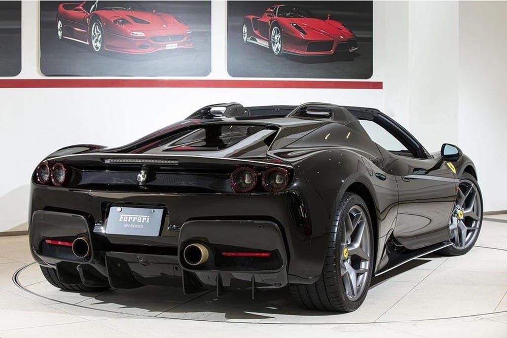 Phía sau của Ferrari J50 Phía sau của Ferrari J50