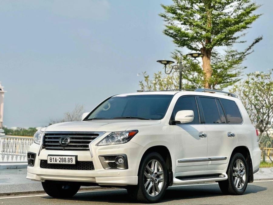Lexus LX570 2013