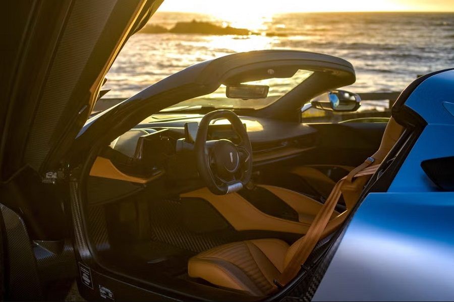 Nội thất Pininfarina Battista Targamerica