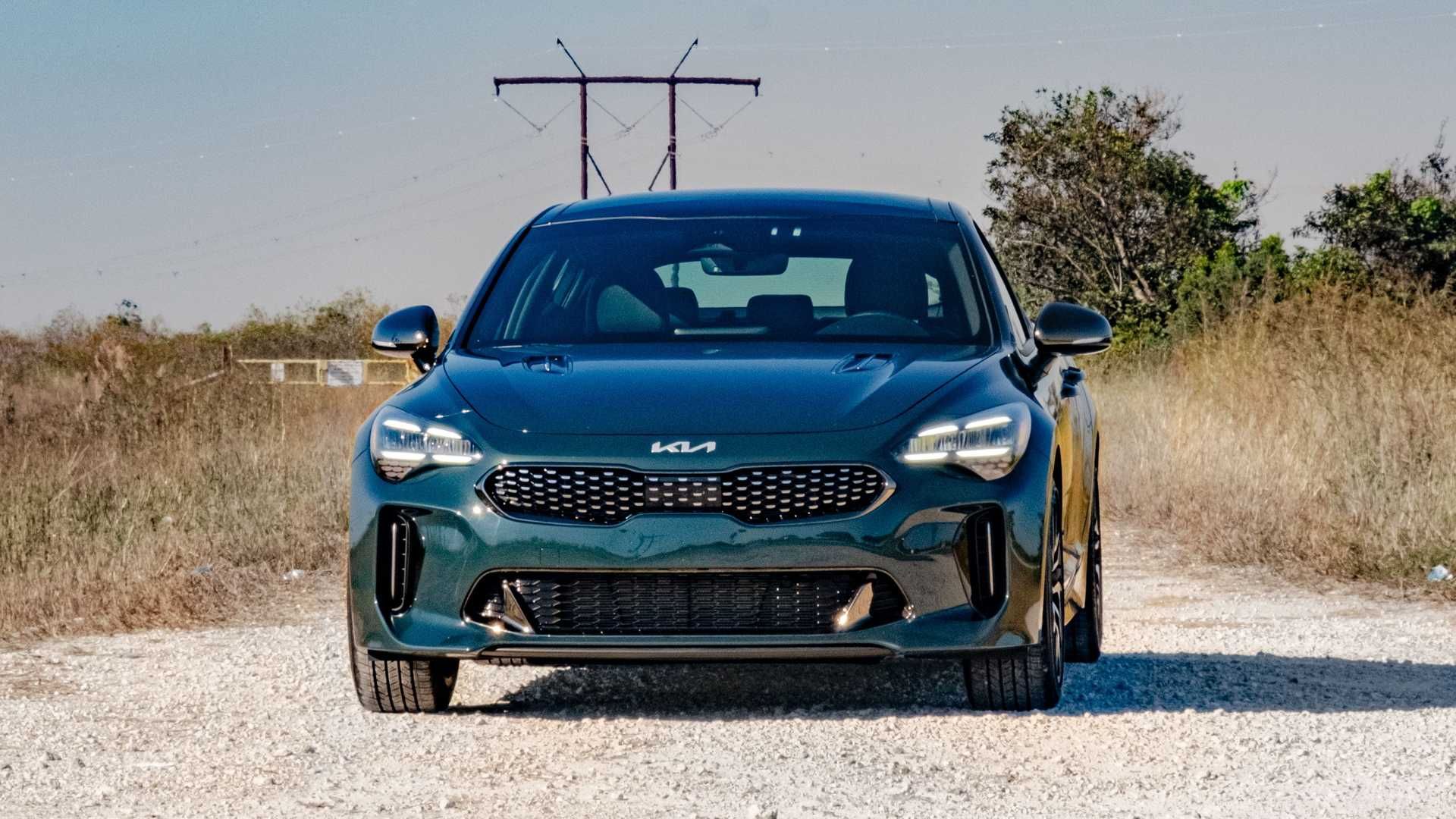 Giá xe Kia Stinger 2022 GT-Line