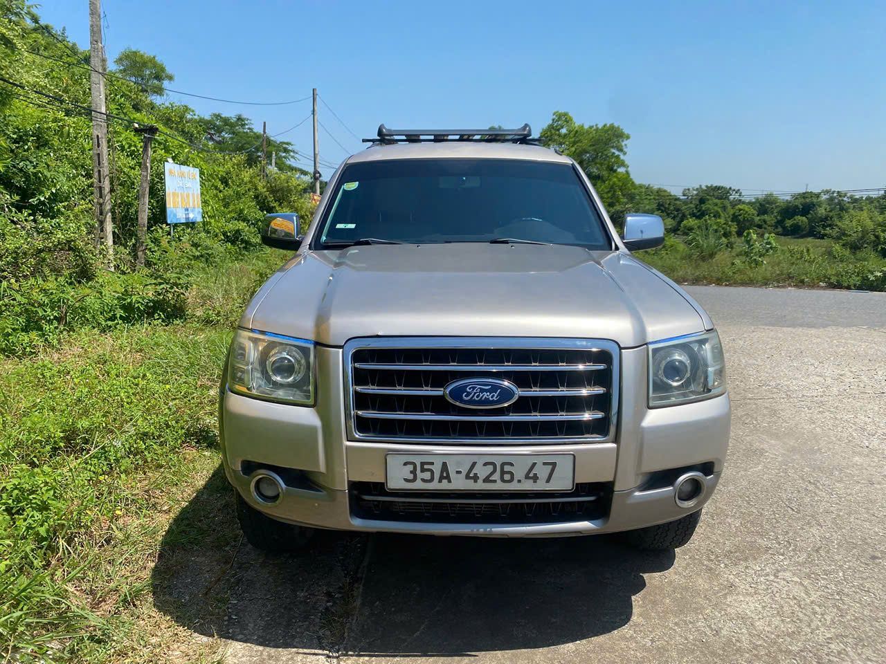 BÁN FORD EVEREST 7 CHỖ – SỐ TỰ ĐỘNG – MÁY DẦU – GIÁ 185 TRIỆU