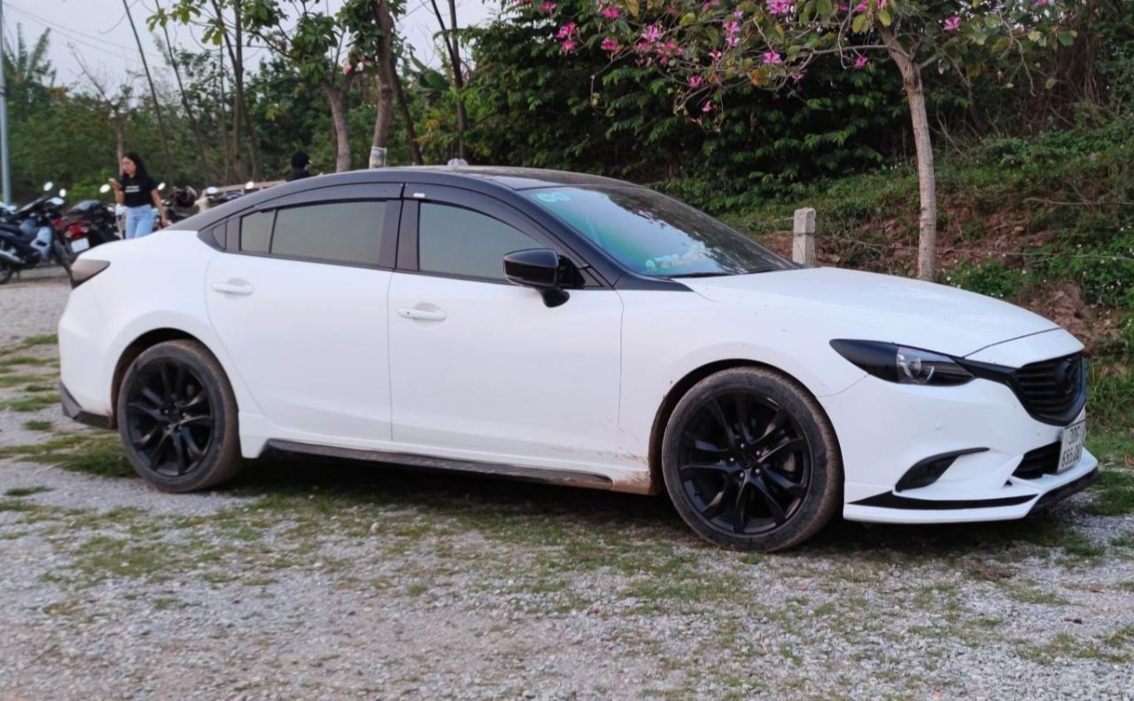 Mazda 6 2018 Premium 2.5 Full Option cần tiền bán nhanh 570 triệu