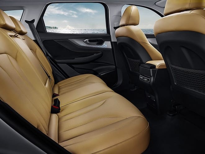 Baic Beijing X7 có xịn xò?: Chi tiết thông số, giá lăn bánh & khuyến mãi (10/2020)