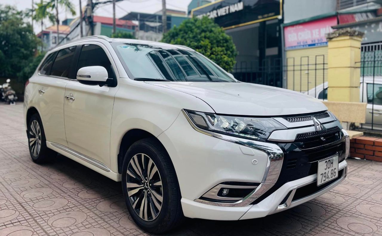 Mitsubishi Outlander 2.0 đẹp nhất miền Bắc