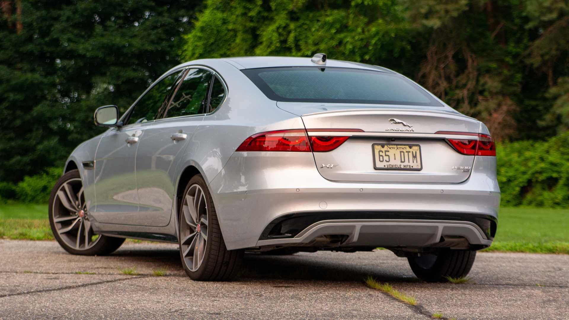 Thông số Jaguar XF 2021