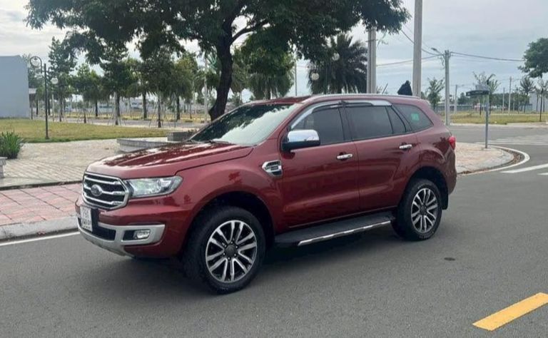 Ford Everets 2019 Titanium AT máy dầu
