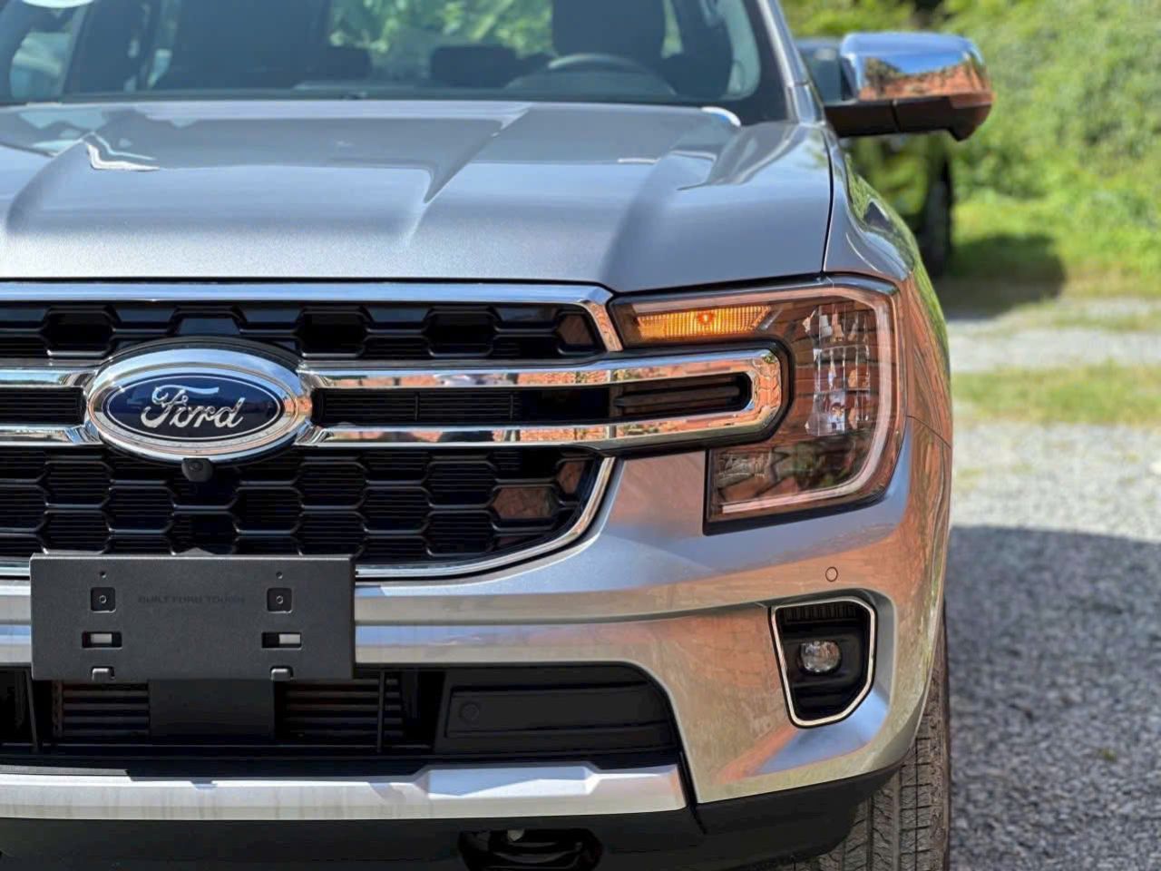 EVEREST TITANIUM 4x2