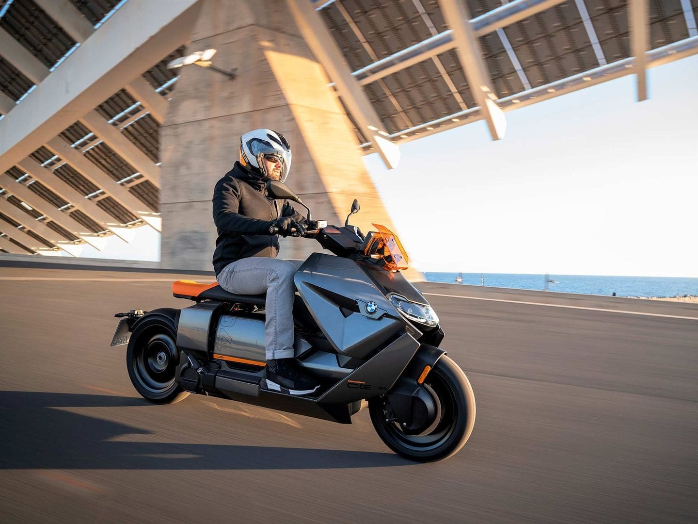 Thông số BMW CE 04 2022