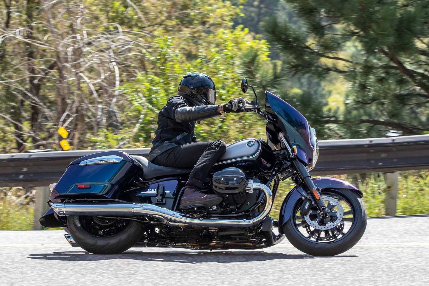 Giá xe BMW R18 B 2022