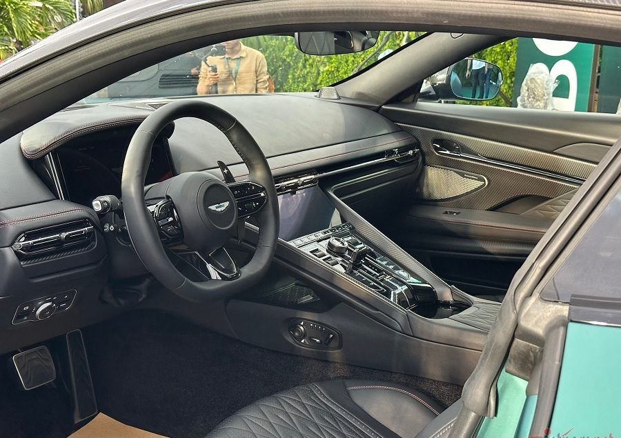 Nội thất Aston Martin DB12