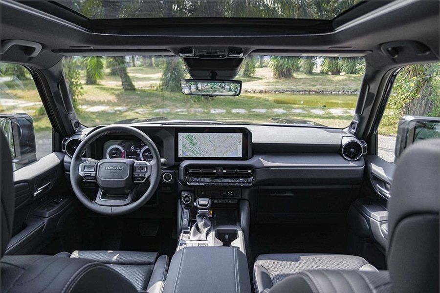 nội thất Toyota Land Cruise Prado LC250
