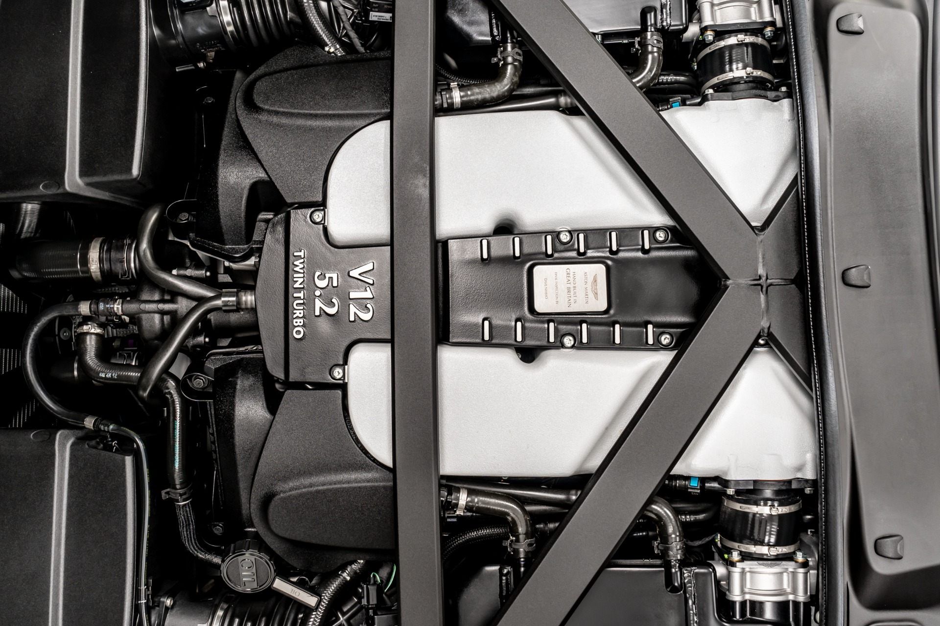 động cơ Sabiro Blue Aston Martin DBS Superleggera