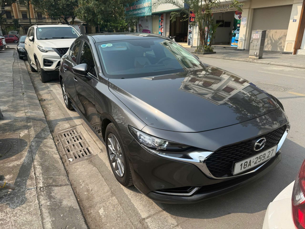 Mazda 3 1.5 Luxury màu xám sx 2021.