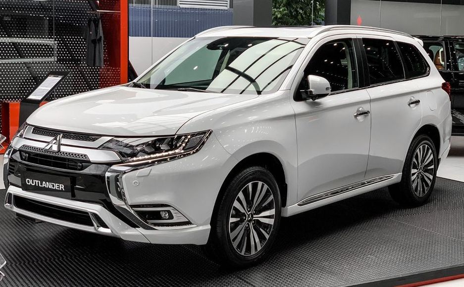 Mitsubishi Outlander nhiều ưu đãi cuối năm