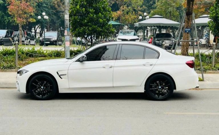 Bán BMW 320i cũ giá rẻ