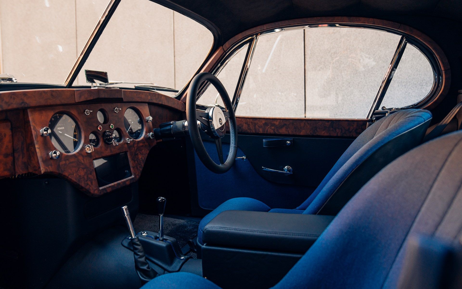 buồng lái Jaguar XK120