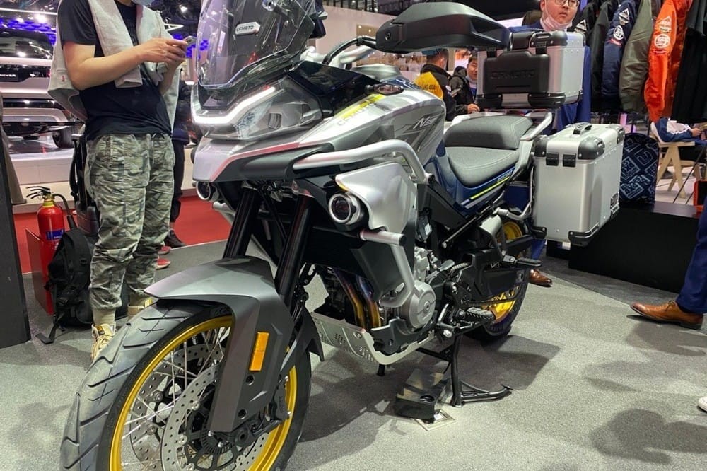 CFMoto 800MT 2021 có thiết kế hoành tráng và đẹp mắt