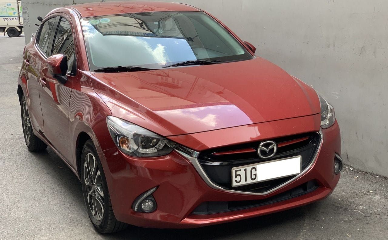 Cần bán xe mazda 2 hatchback 2018 màu đỏ mới ken