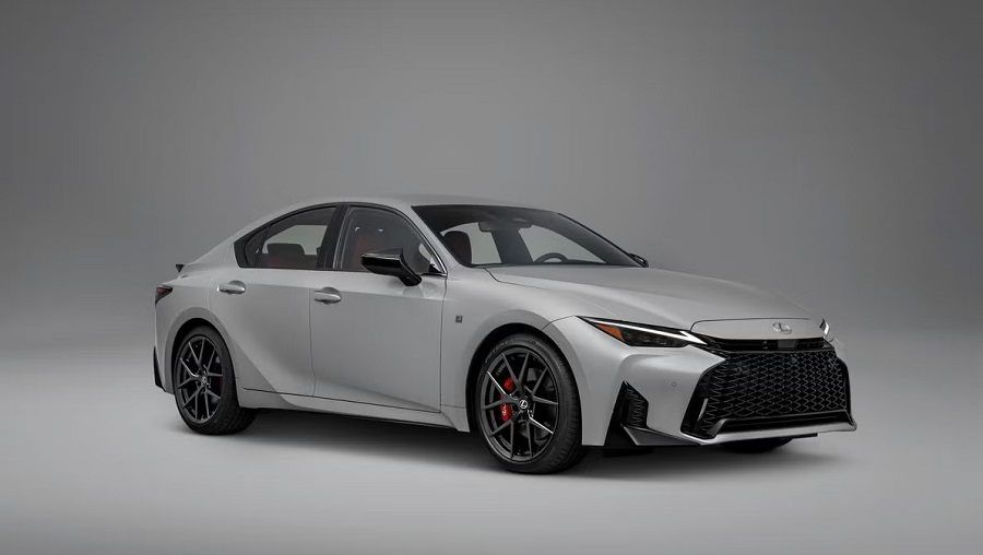 Lexus IS 2026