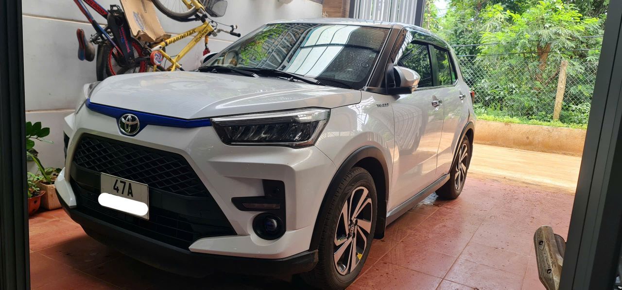 Cần Bán Xe Raize 1.0 Turbo Trắng Ngọc Trai Đăng Kí Năm 2022
