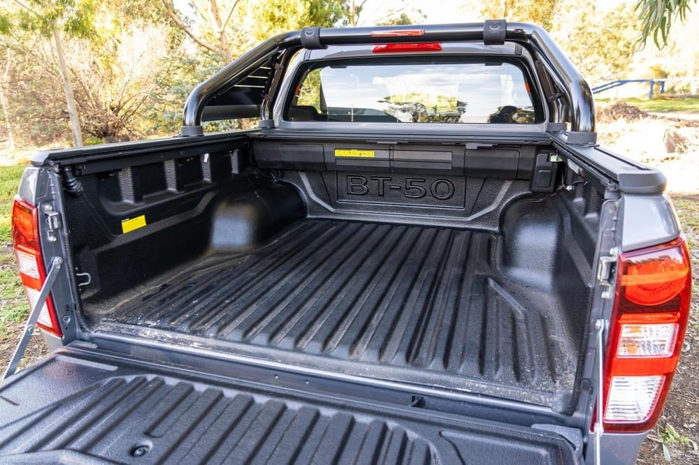 Thùng sau của Mazda BT-50 Thunder 2021