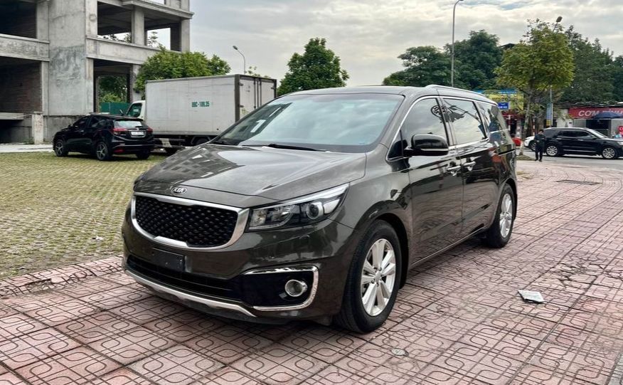 Sedona 3.3 full xăng 2016