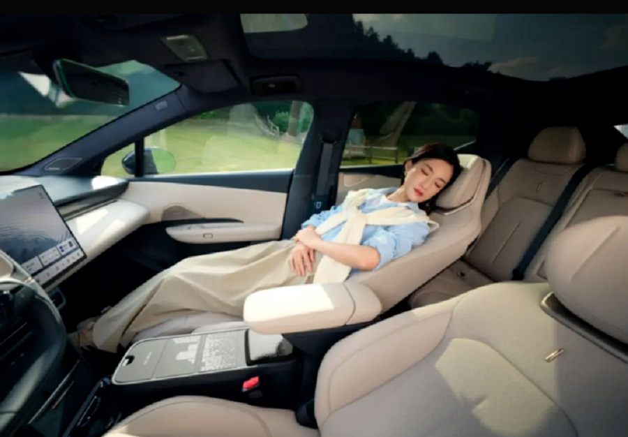 nội thất Lynk & Co Z20