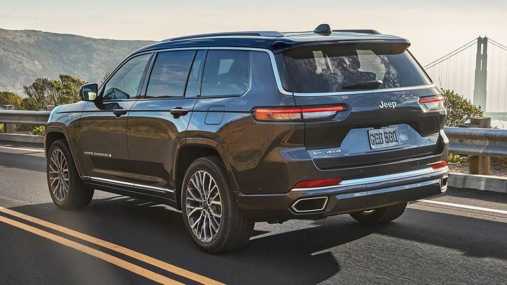 Jeep Grand Cherokee L 2021 nhìn từ đằng sau