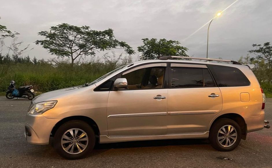 Toyota Inova Số sàn 2016