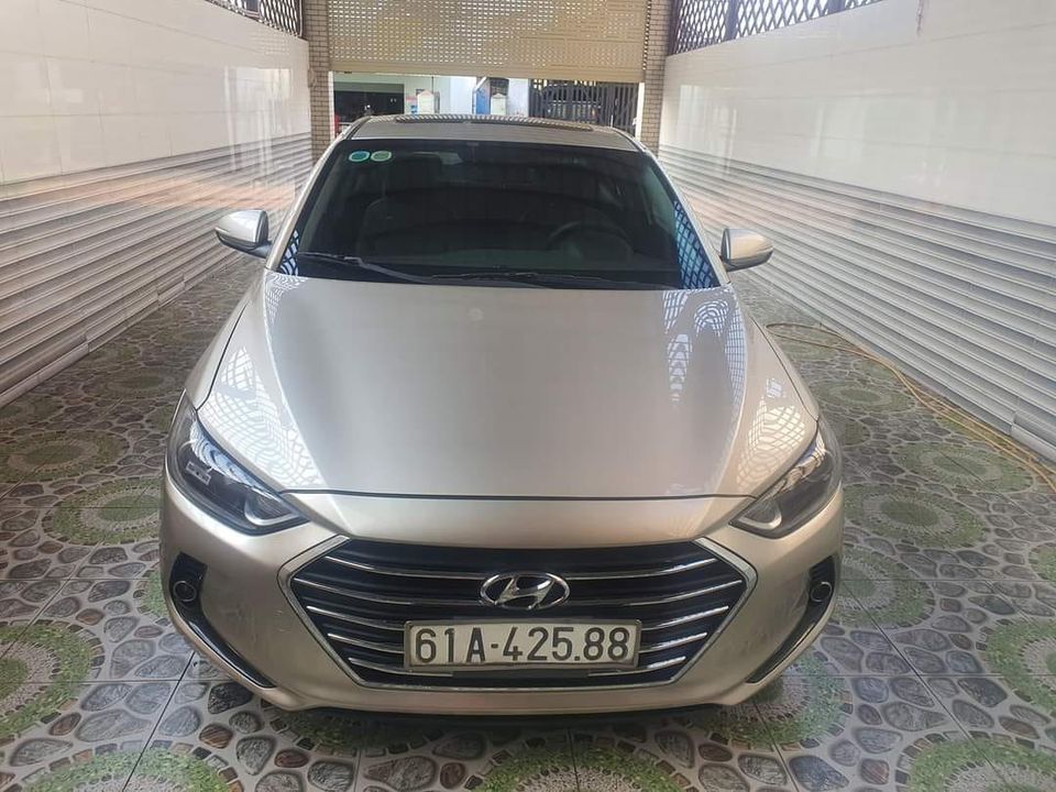 Bán xe hyundai ELANTRA 2017