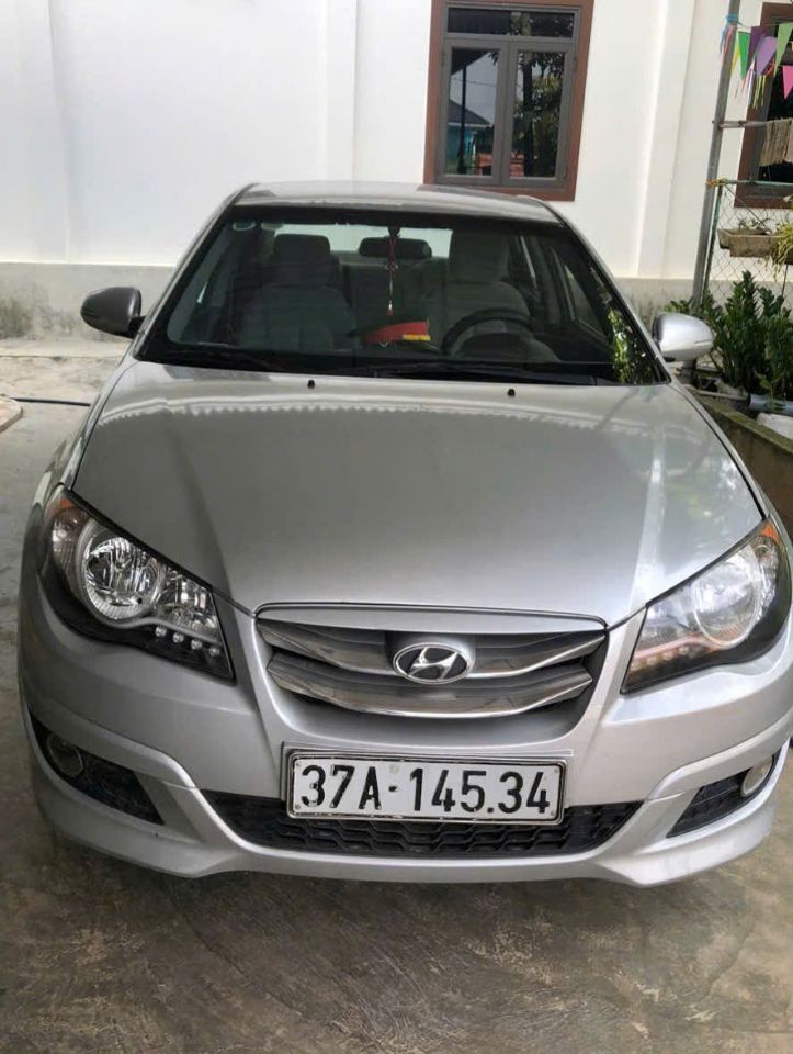 Xe Avante số sàn đời 2014