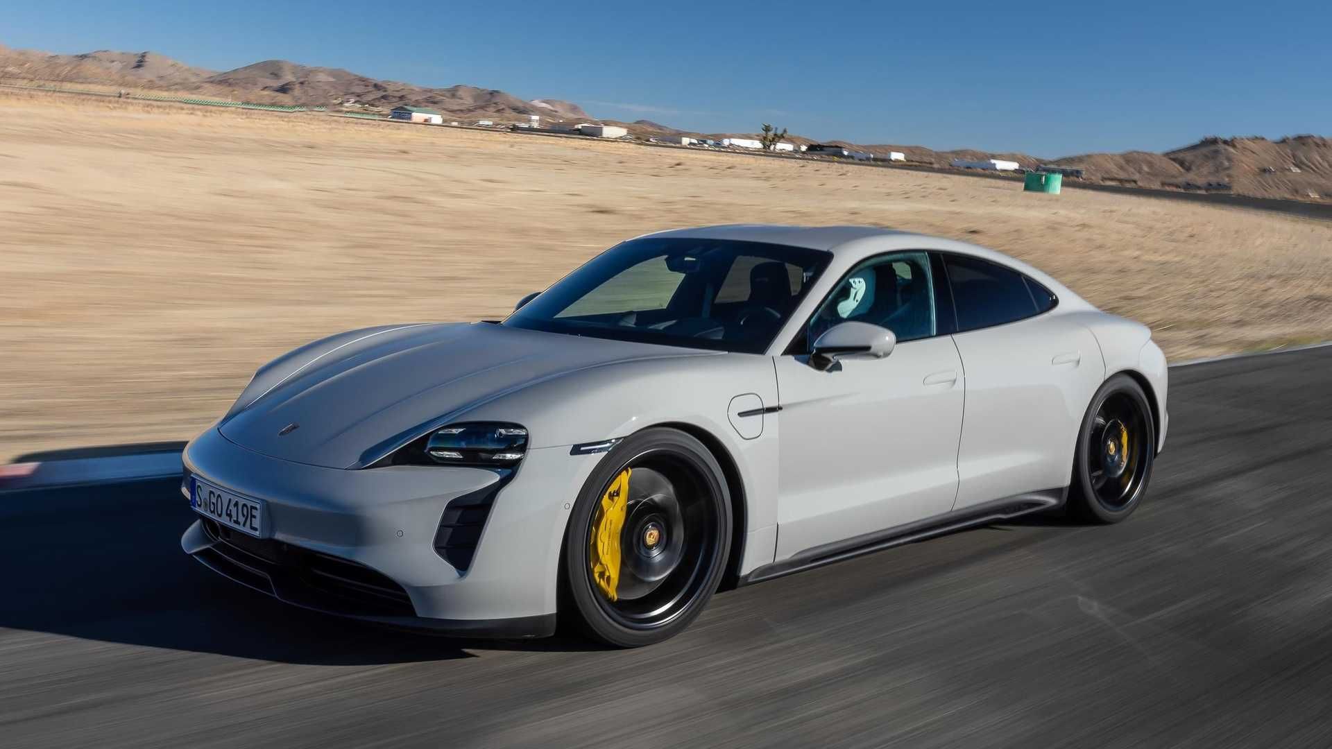 Giá xe Porsche Taycan GTS 2022