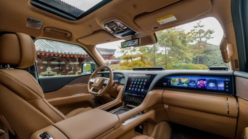 Nội thất Yangwang U8L