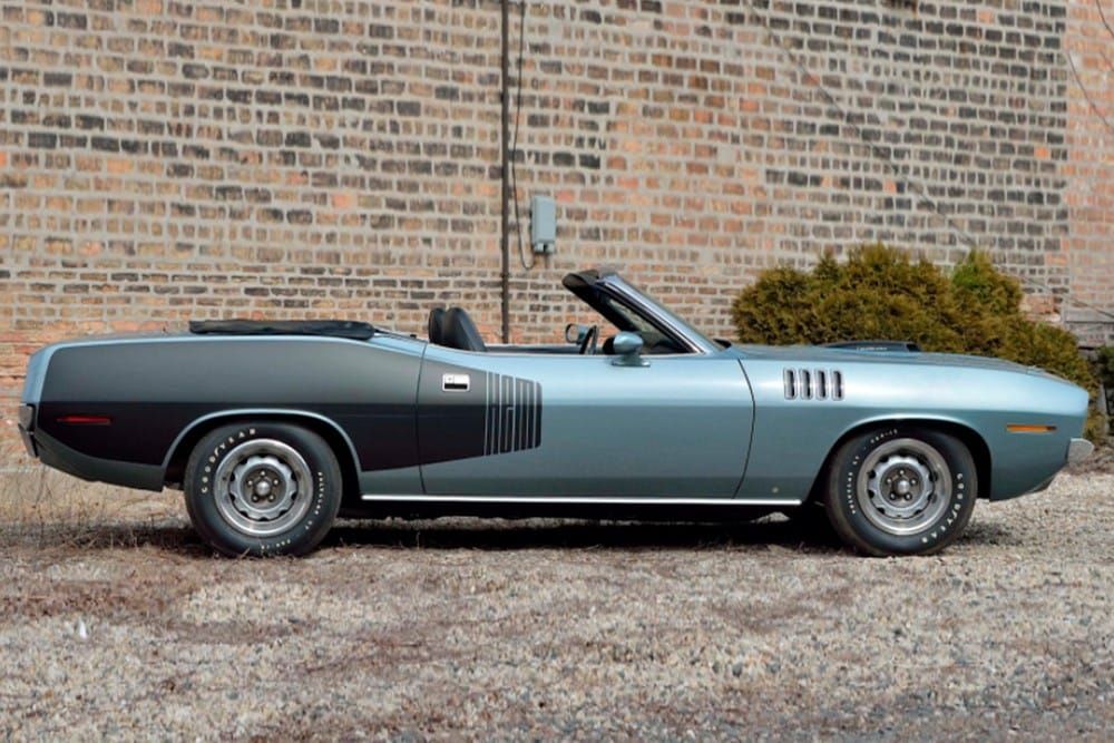 Phía sườn của Plymouth Hemi Cuda Convertible 1971 Phía sườn của Plymouth Hemi Cuda Convertible 1971