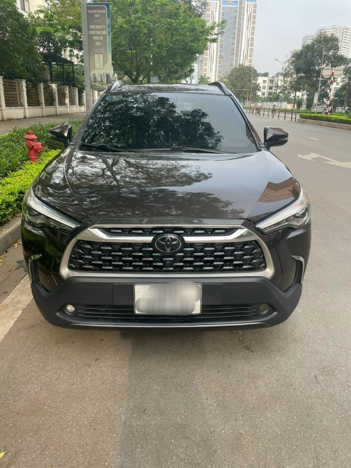 BÁN XE COROLLA CROSS 1.8V - 2020 - Giá 670 TRIỆU .
