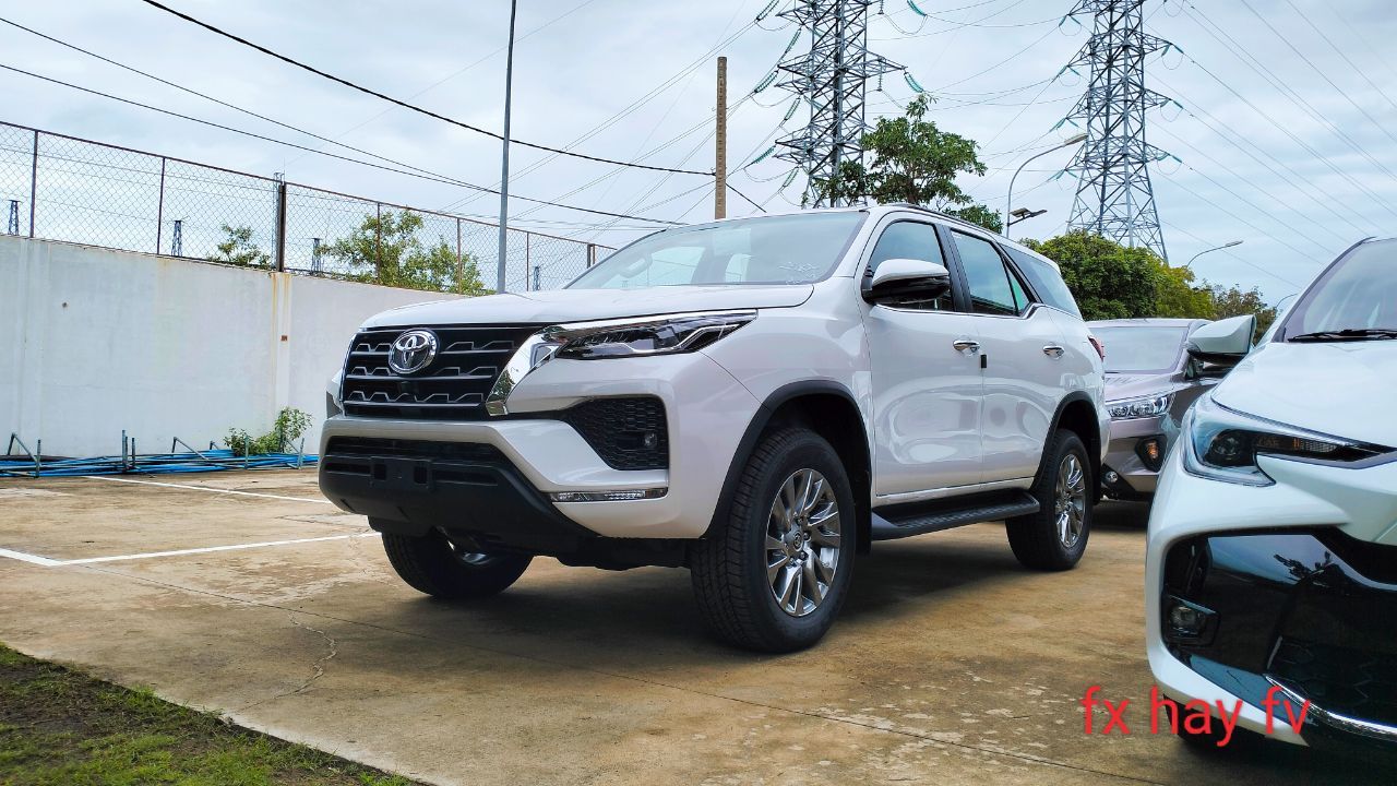 BÁN XE TOYOTA FORTUNER 2.4 AT 1 cầu 2024 GIÁ TỐT NHẤT
