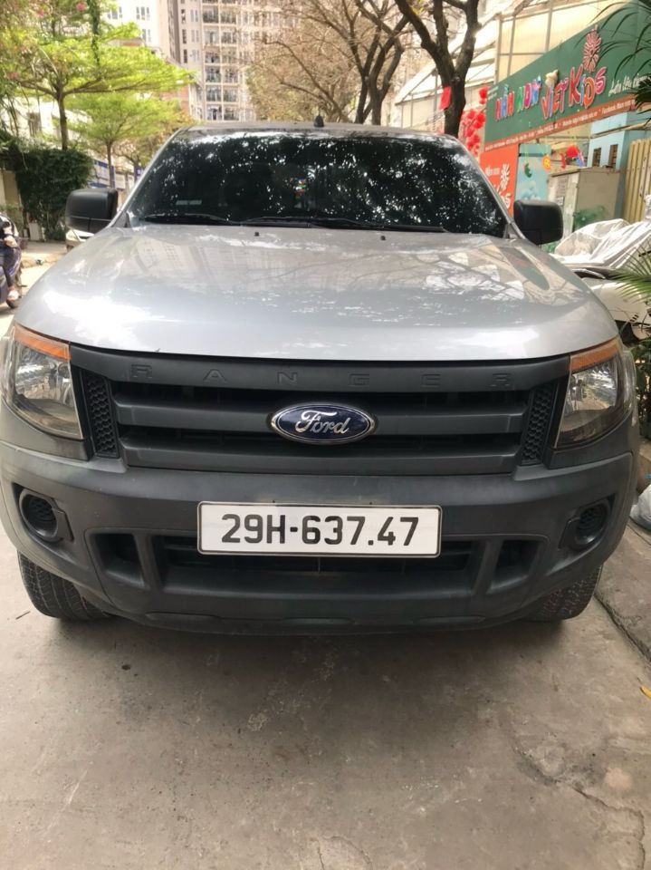 Chính chủ bán xe Ford Ranger 2 cầu số sàn 2014