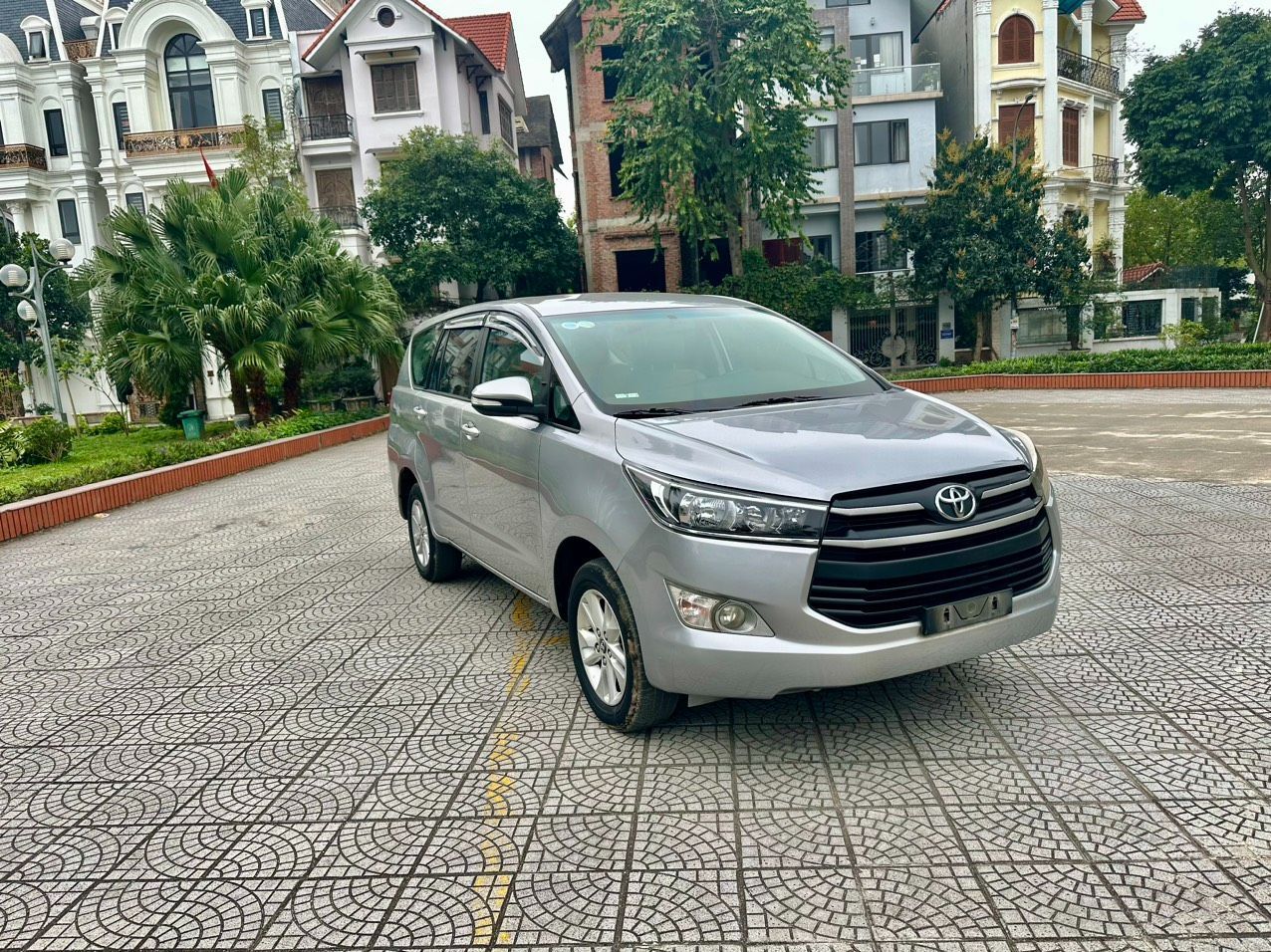 Chính chủ bán xe Inova G số tự động,sản xuất 2016