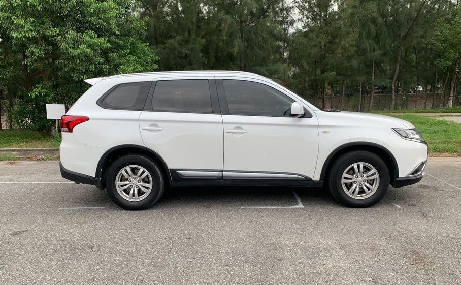 Cần bán xe cũ Mitsubishi Outlander cũ