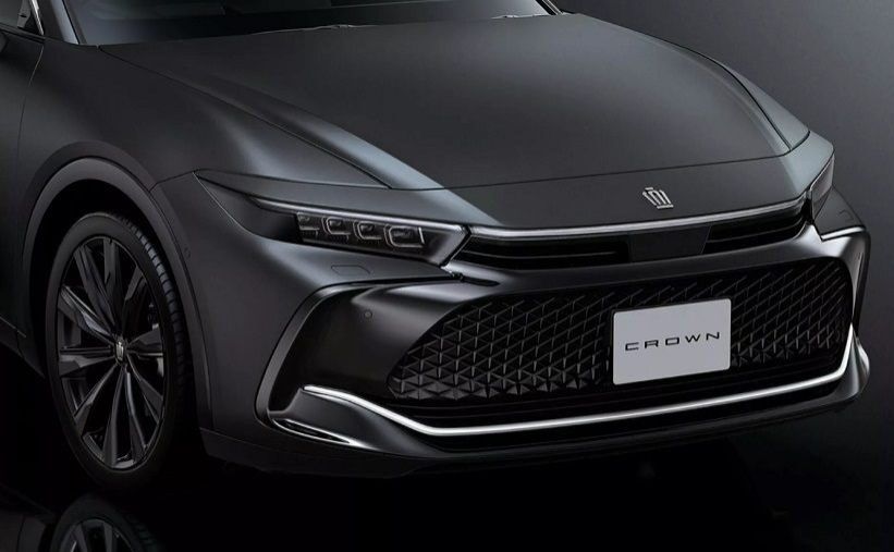 Toyota Crown “Matte Metal”
