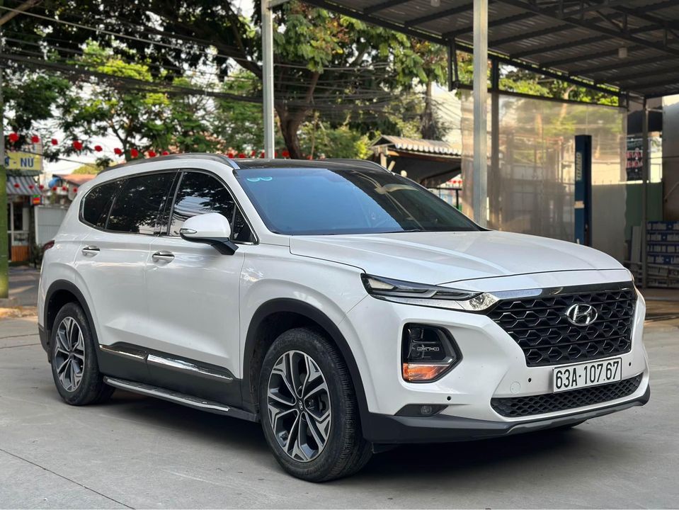 Santafe 2019 xăng đặc biệt