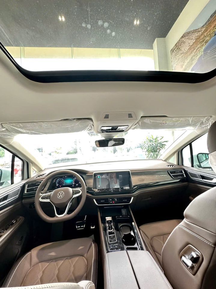 Volkswagen Viloran Biệt thự di động không gian sống cho người thành đạt